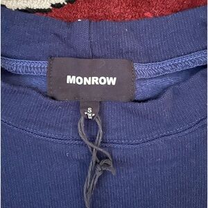 NWT. MONROW Super Soft Crewneck Sweatshirt in Size Small